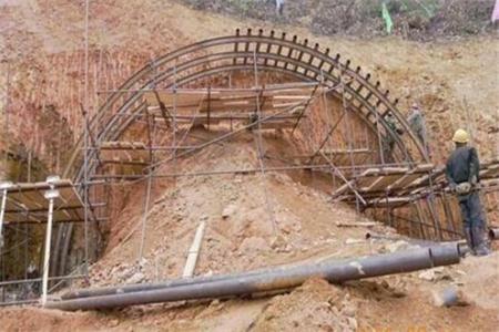 沙坡头钢花管锚杆施工